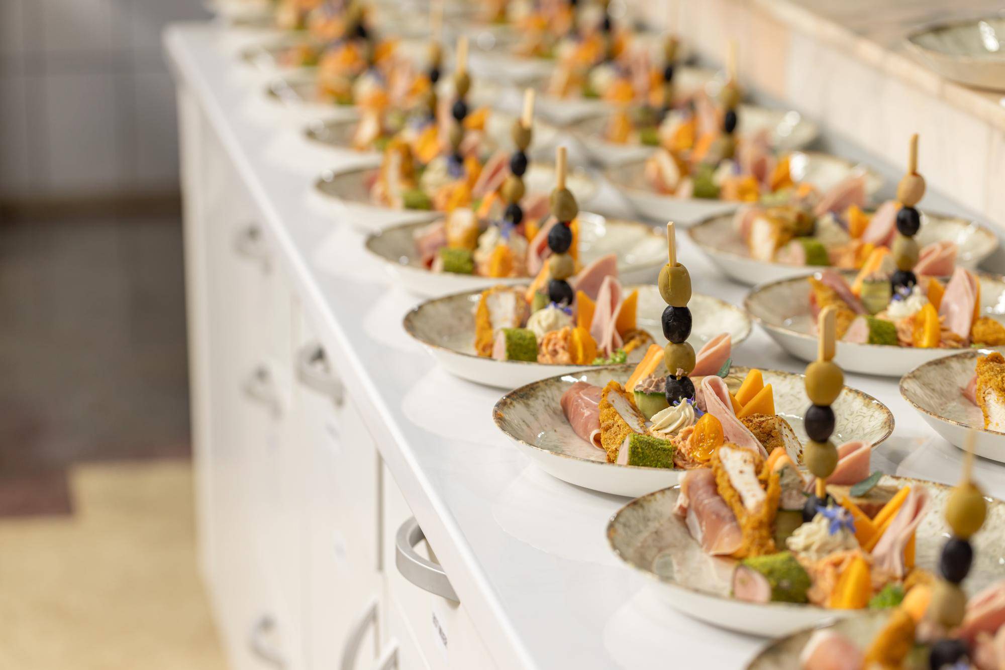 Jak działa co do grama catering i kiedy warto z niego skorzystać?
